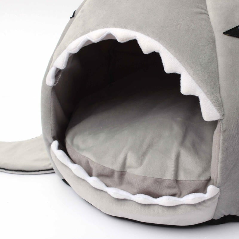 M / L Size Unique Washable Soft Shark Mouth Pet Dog Cat Cave Pet Bed House Image 4