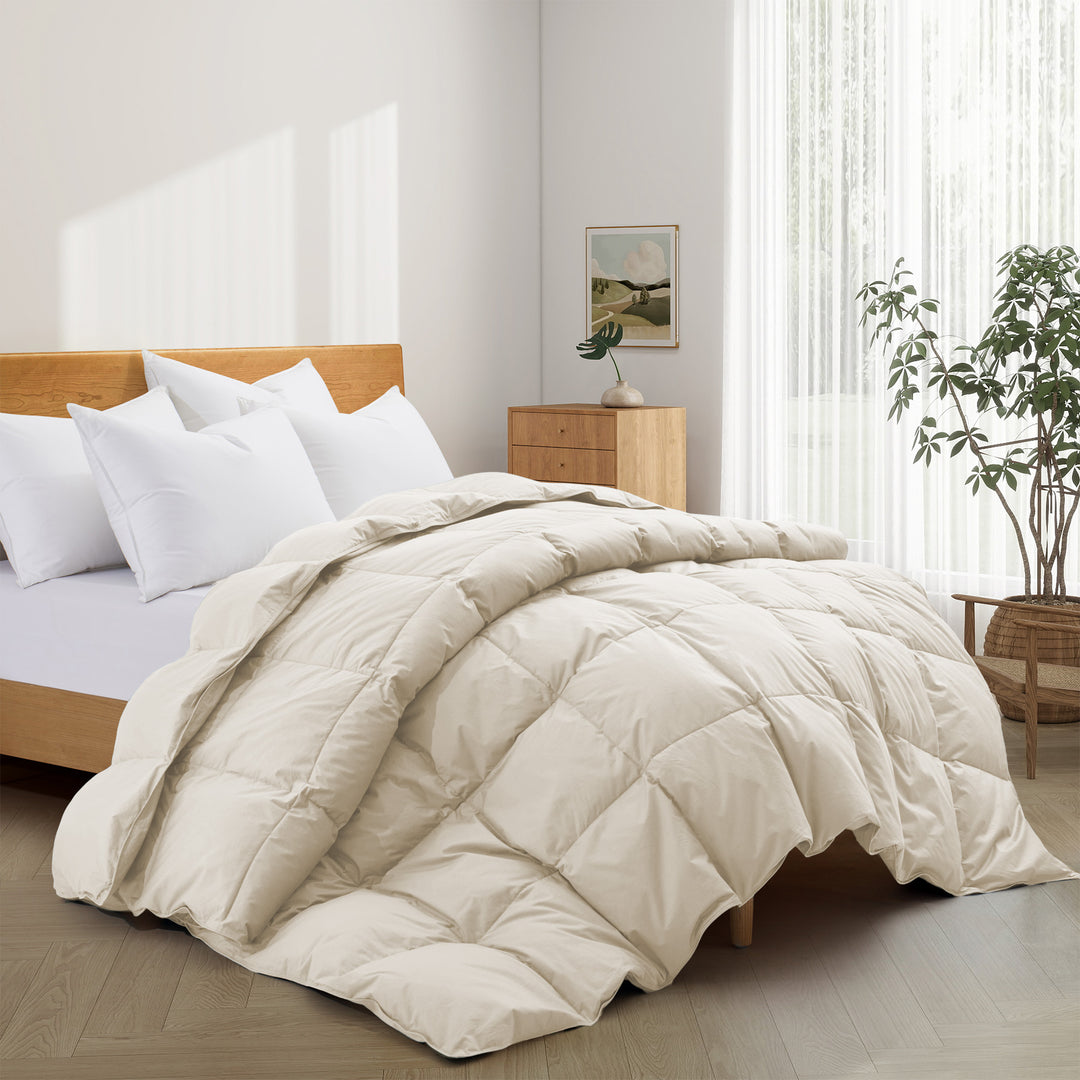 Luxury Hotel Comforter Organic Cotton All Season Fluffy Goose Down Feather Machine Washable Comforter Image 1