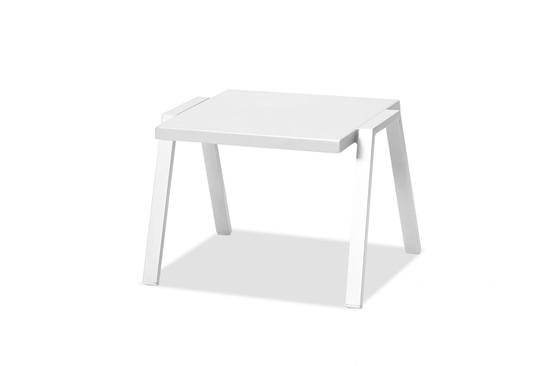 22 X 18 X 16 White Aluminum Side Table Image 2