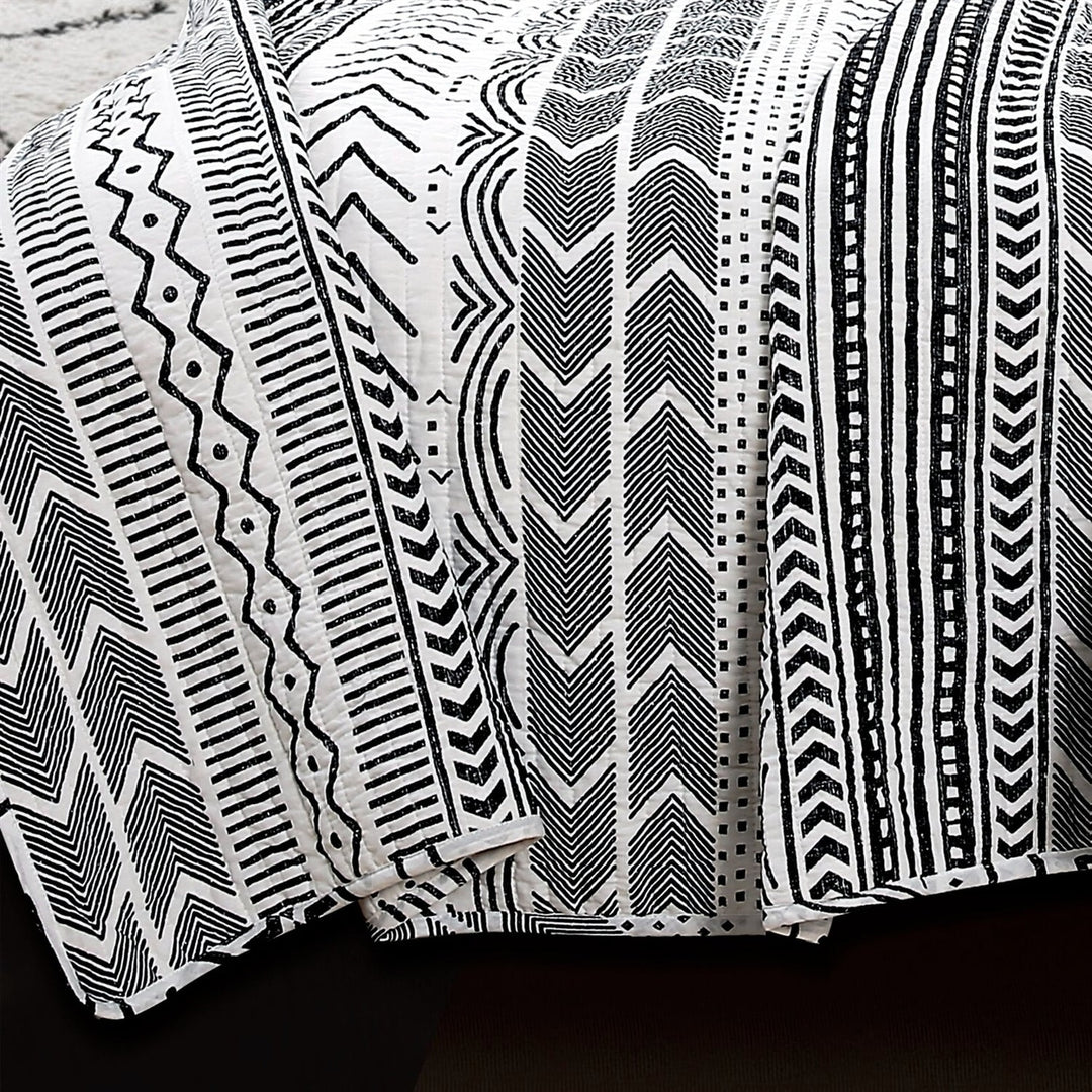 3 Piece Scandinavian Black White Reversible Cotton Set in King Image 4