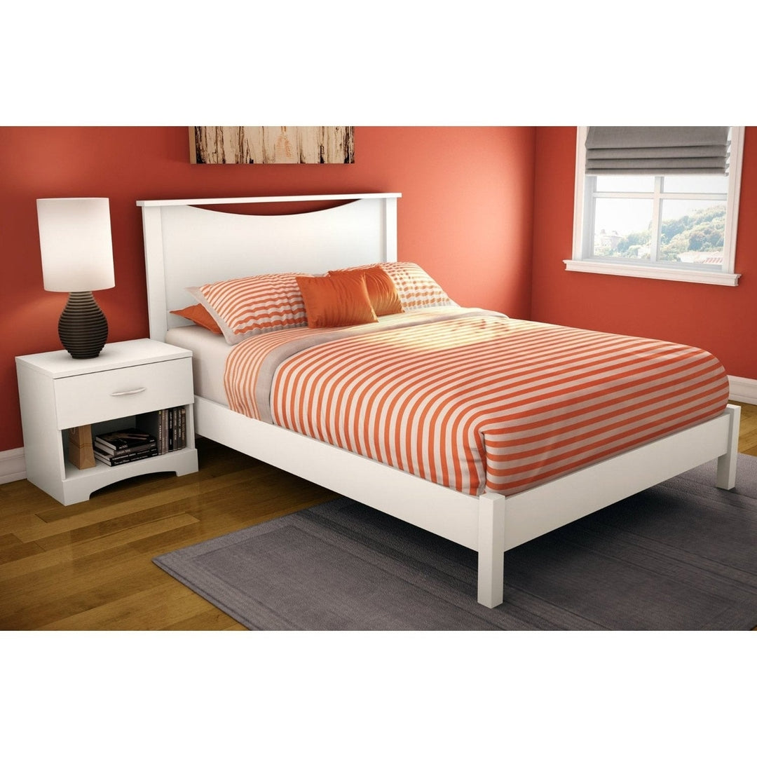 Full size Simple Platform Bed in White Finish - Modern Design Image 3