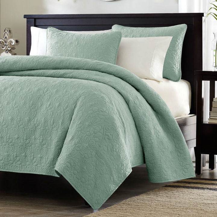 Full / Queen Seafoam Blue Green Quilted Coverlet Quilt Set with 2 Shams Image 1