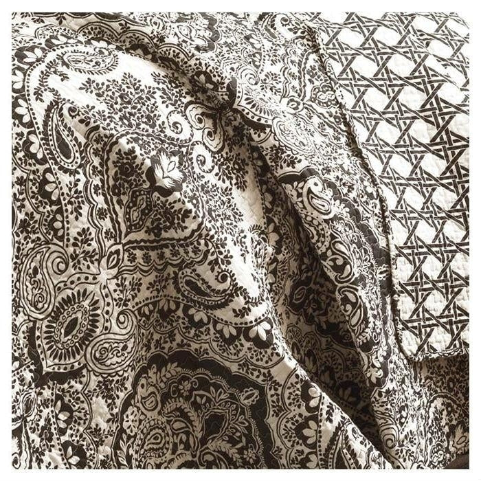 King size 3-Piece Cotton Quilt Set in Black White Paisley Damask Image 3