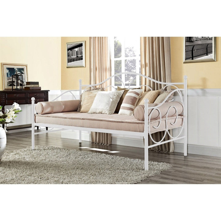 Twin White Metal Daybed with Scrolling Final Detailing - 600 lb Weight Limit Image 1