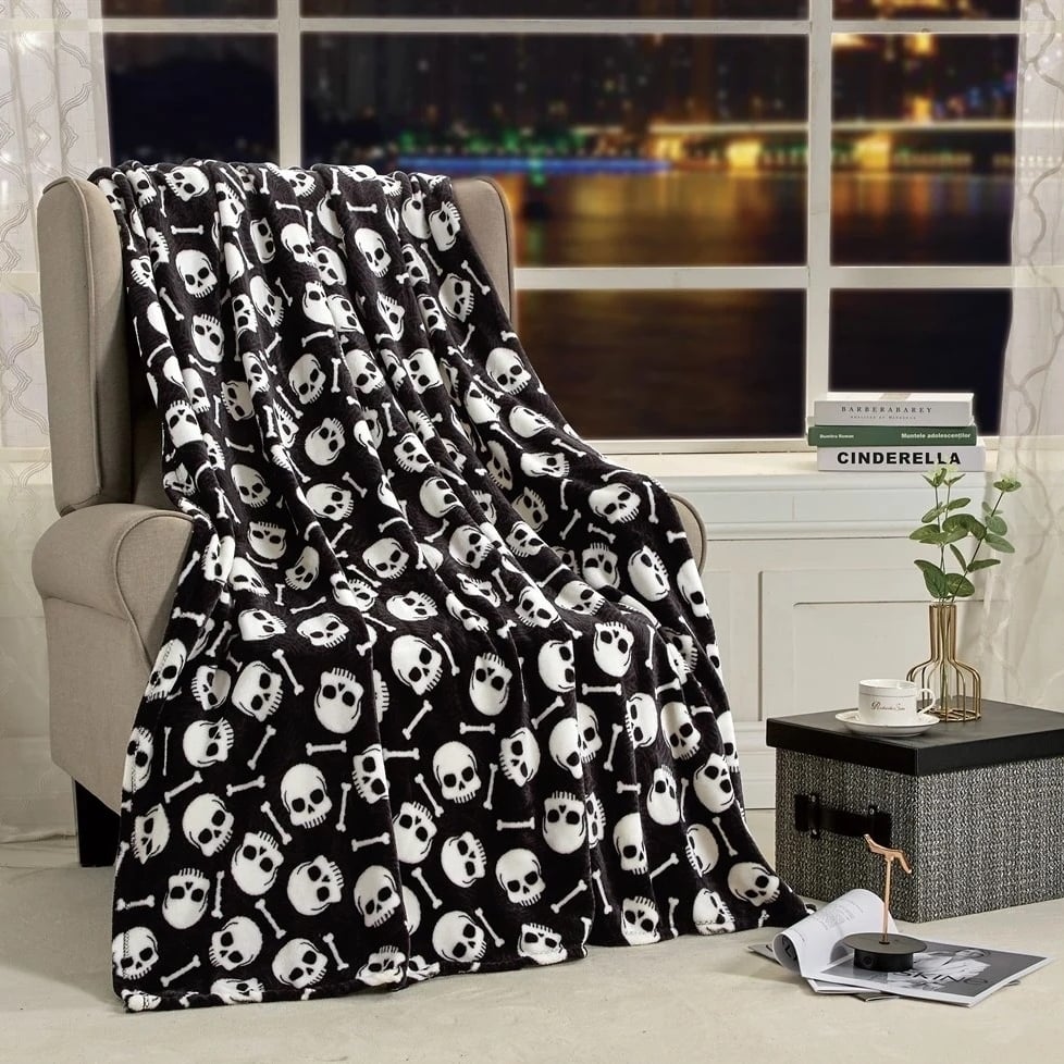 Halloween Throw Blanket 50x60 Soft Cozy Plush Travel Friendly Machine Washable Image 1