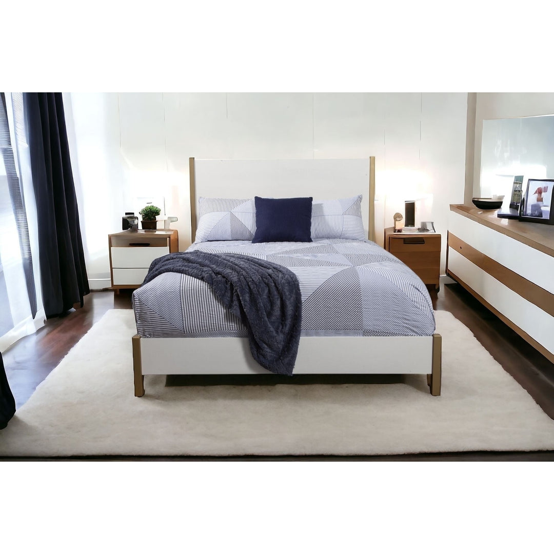 White Solid and Manufactured Wood Queen Bed Image 12