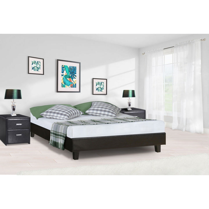 Black Platform Queen Bed Image 11