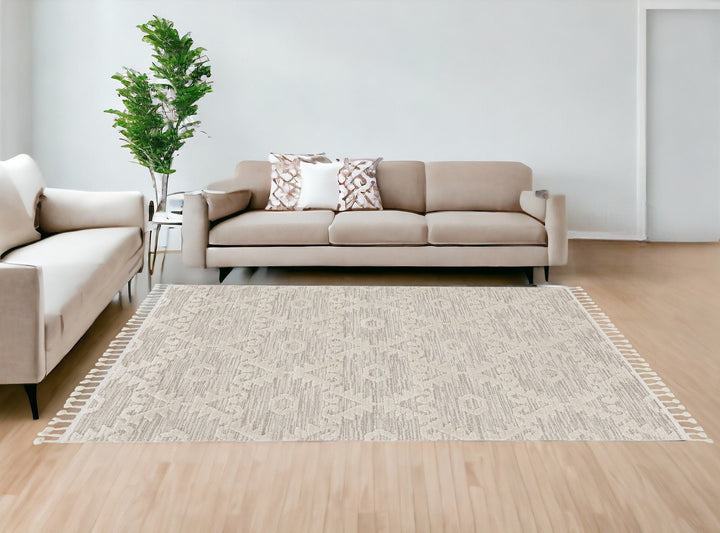 5 x 8 Beige and Ivory Geometric Area Rug Image 1