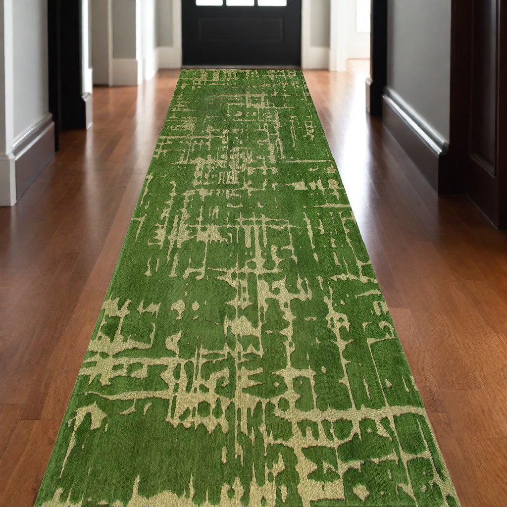 10 Green Abstract Non Skid Area Rug Image 1