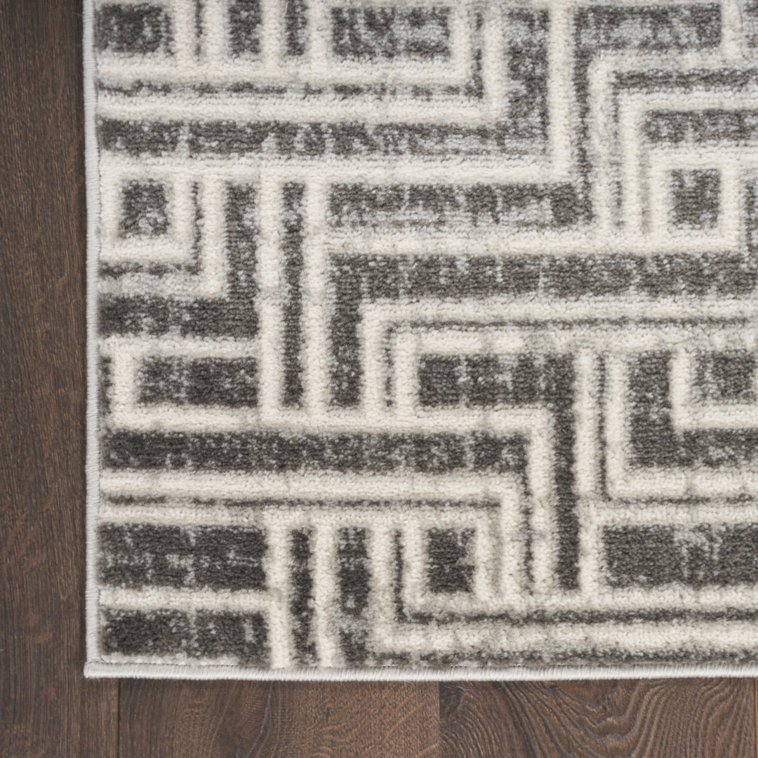 4 x 6 Gray Geometric Distressed Area Rug Image 3