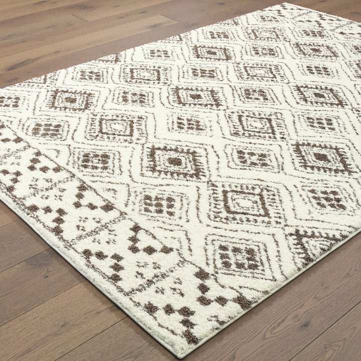 4 X 6 Ivory And Brown Geometric Shag Power Loom Stain Resistant Area Rug Image 5