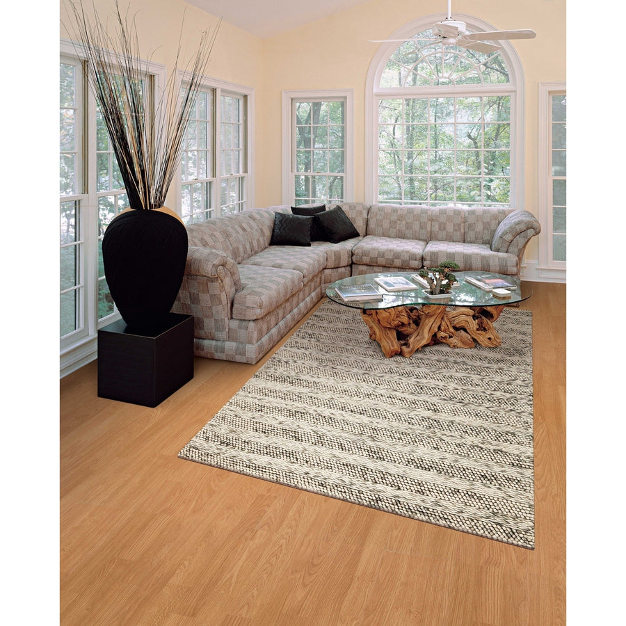 5 X 7 Wool Grey Area Rug Image 1