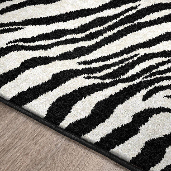 5 X 8 Black and White Zebra Print Shag Handmade Non Skid Area Rug Image 11