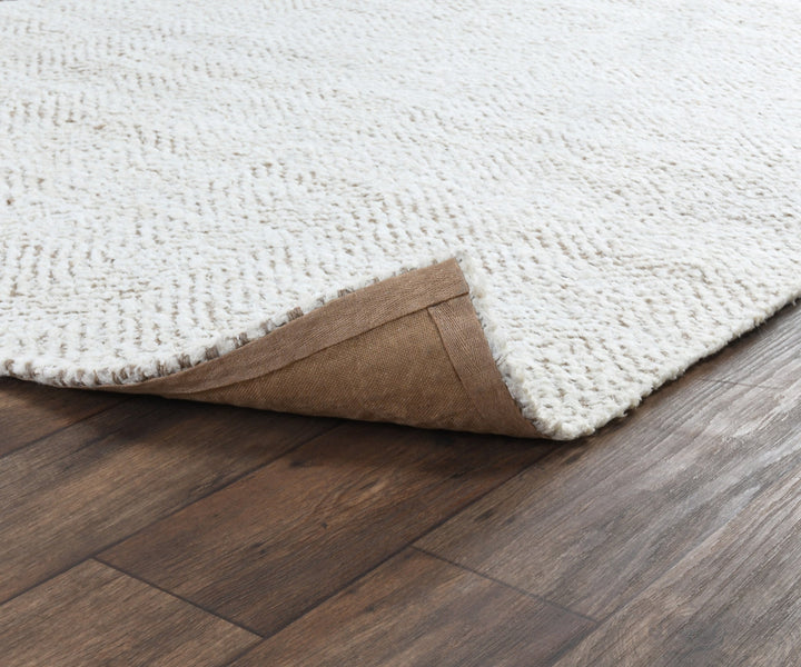 5 x 8 Natural and Ivory Chevron Hand Woven Area Rug Image 3