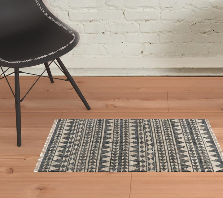 8 X 10 Charcoal Geometric Hand Woven Area Rug Image 1