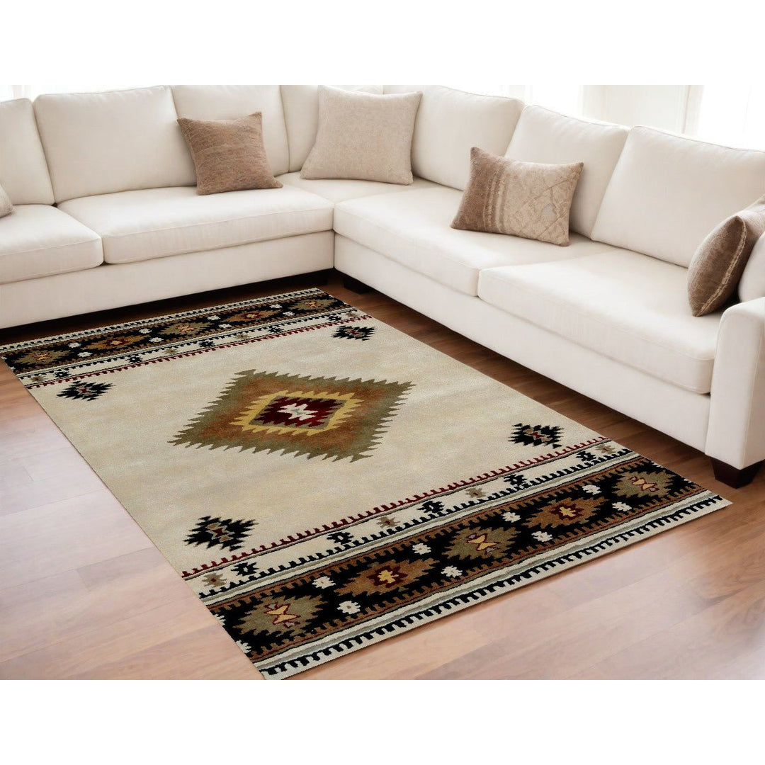 5 x 8 Ivory and Black Southwestern Hand Tufted Non Skid Area Rug Image 6