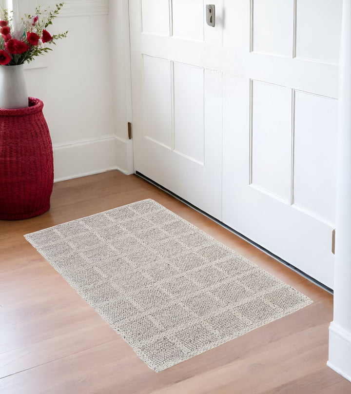 5 x 8 Gray and Ivory Wool Plaid Hand Woven Area Rug Image 6