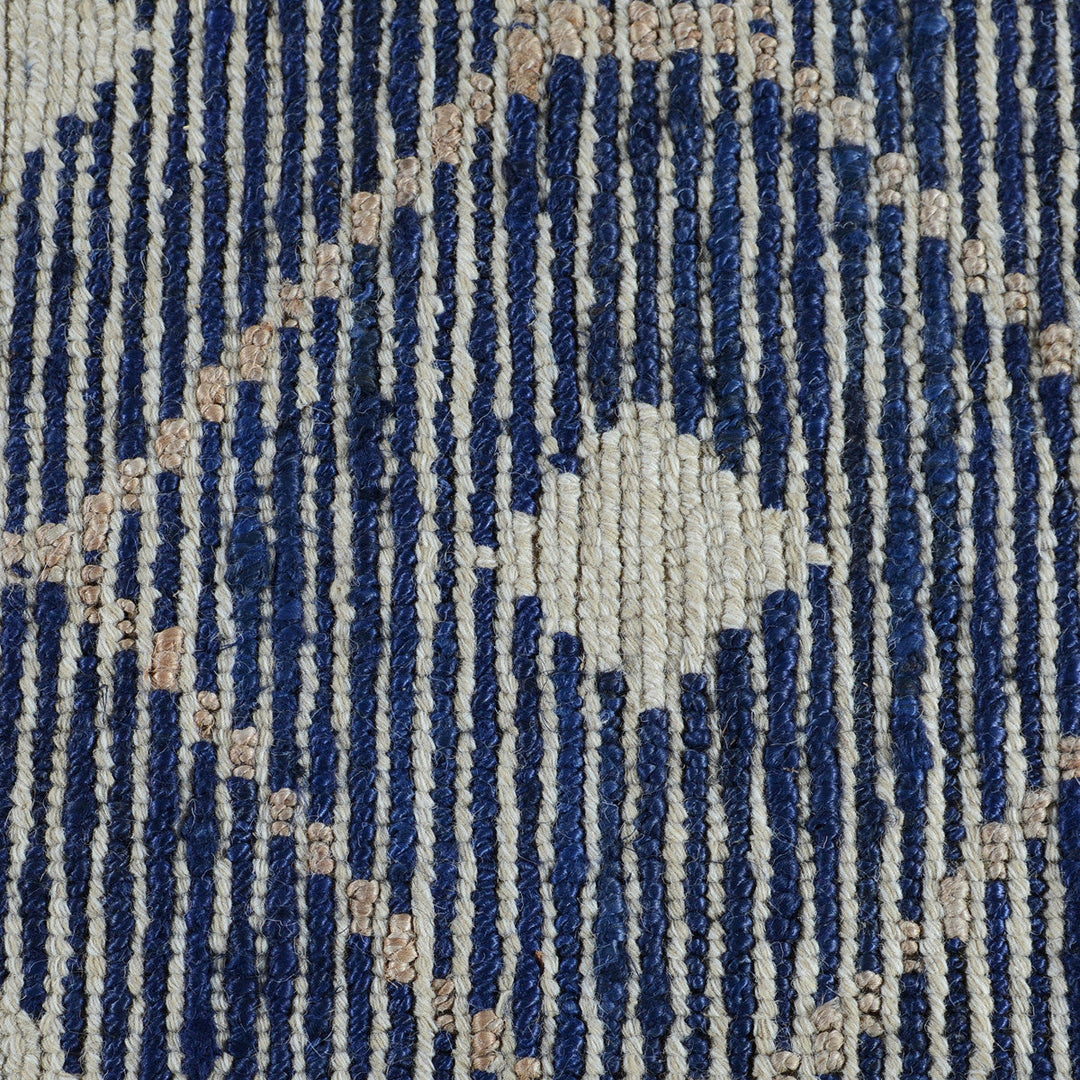 8 Gray Geometric Hand Loomed Area Rug Image 2