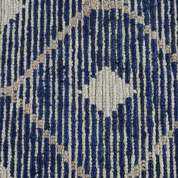 8 Gray Geometric Hand Loomed Area Rug Image 2