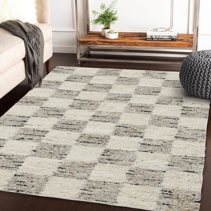 5 x 8 Beige Wool Checkered Hand Woven Area Rug Image 5