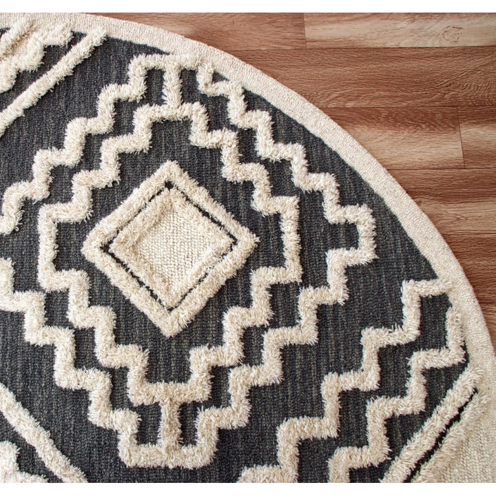 4 Round Gray and Cream Geometric Area Rug Image 6