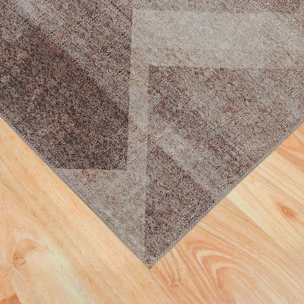 4 X 6 Brown Geometric Stain Resistant Area Rug Image 5