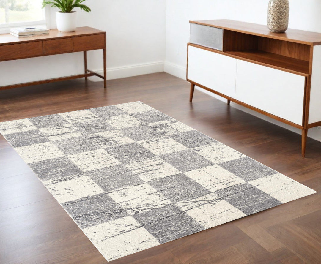 4 X 6 White And Gray Checkered Area Rug Image 2