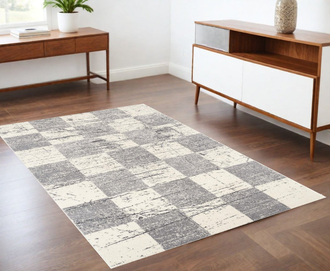 4 X 6 White And Gray Checkered Area Rug Image 1