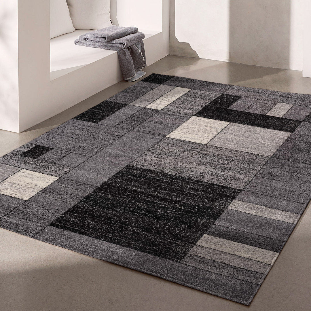 4 X 6 Gray Distressed Geometric Area Rug Image 6