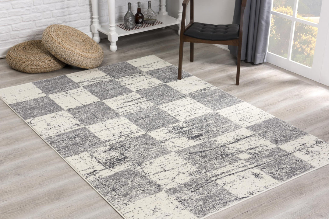 4 X 6 White And Gray Checkered Area Rug Image 8