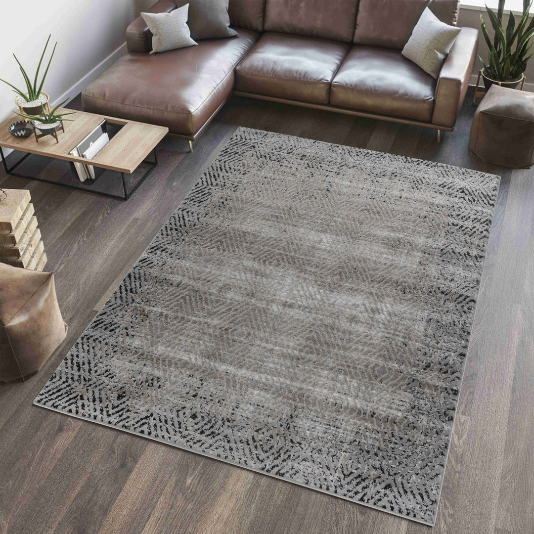 5 X 8 Brown Geometric Area Rug Image 7