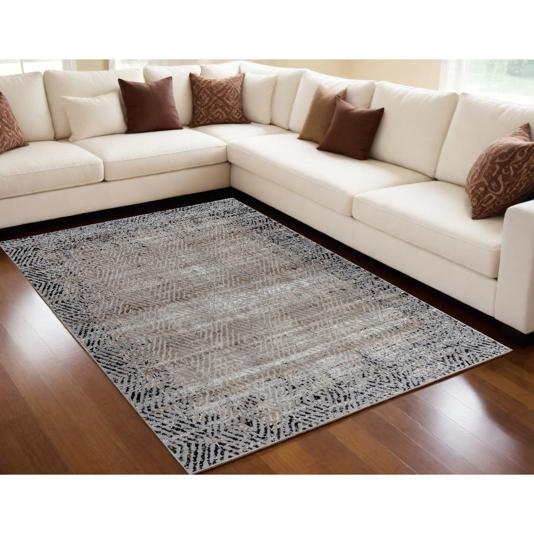 5 X 8 Brown Geometric Area Rug Image 8