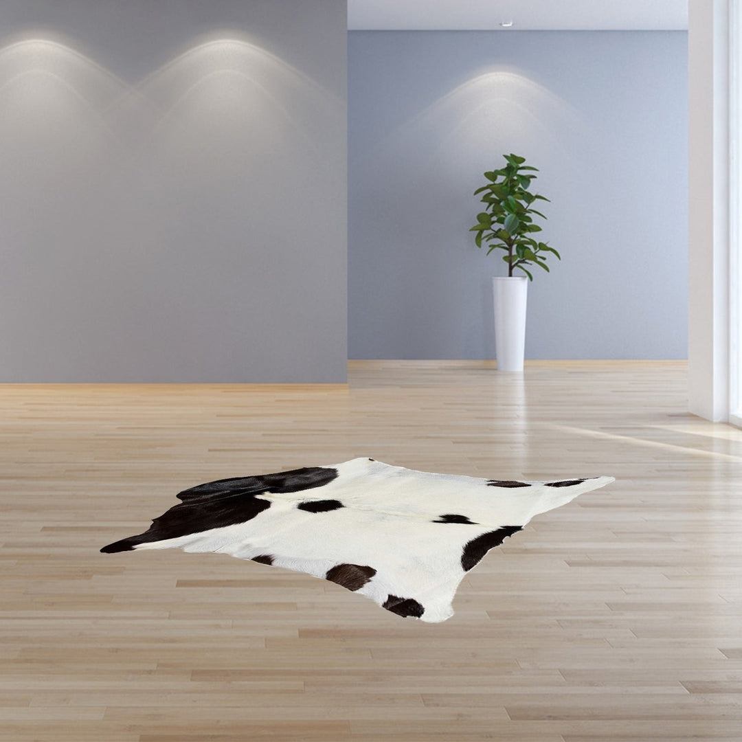 2 X 3 Natural Black And White Calfskin Area Rug Image 8