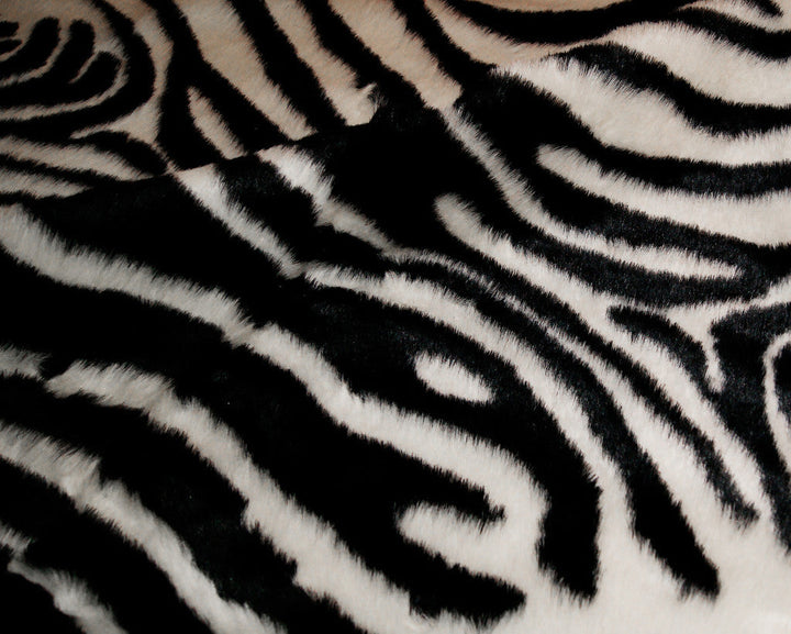 4 x 5 Black and White Faux faux Printed Area Rug Image 3