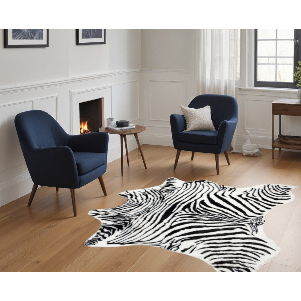 4 x 5 Black and White Faux faux Printed Area Rug Image 7