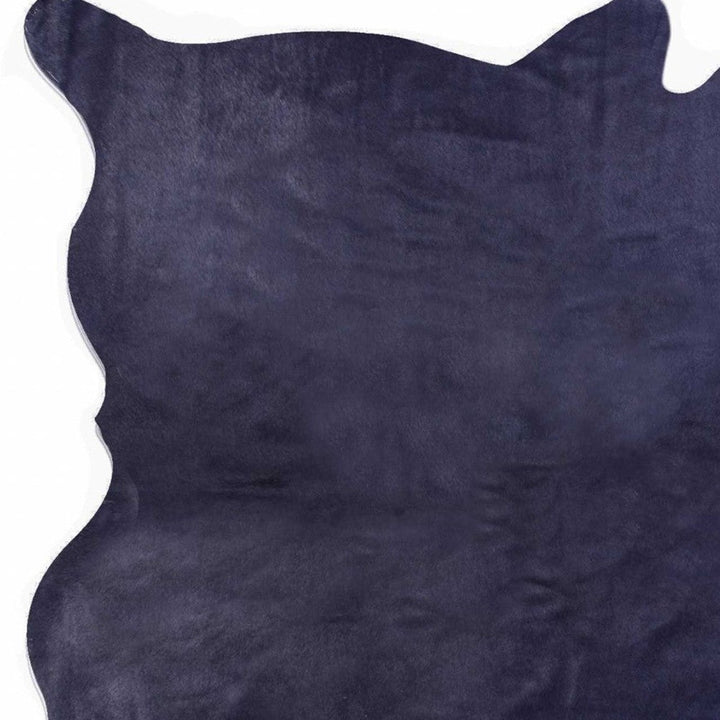 5" X 7" Navy Modern Cowhide Contemporary Area Rugs Image 4