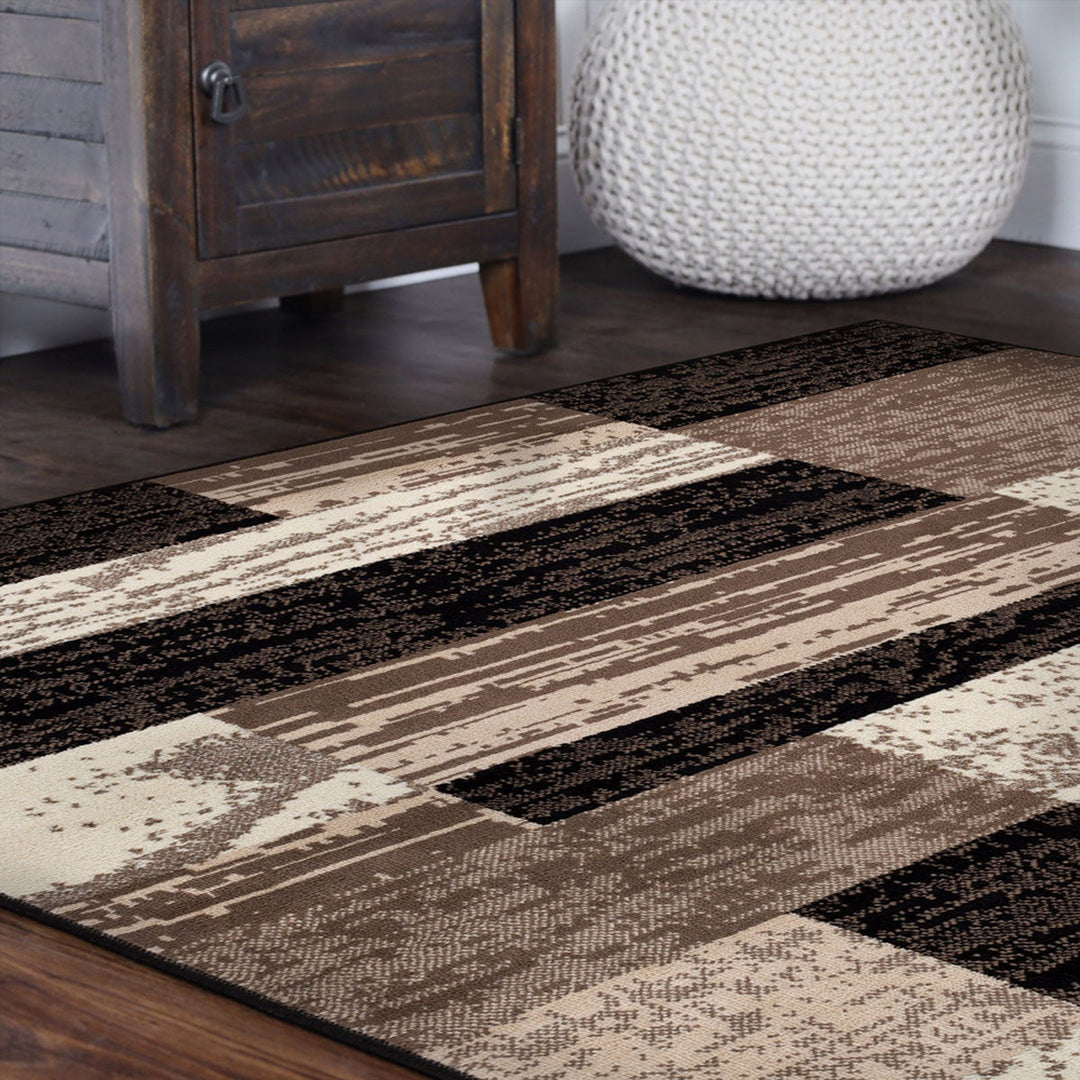 5 Square Chocolate Square Patchwork Power Loom Stain Resistant Area Rug Image 6