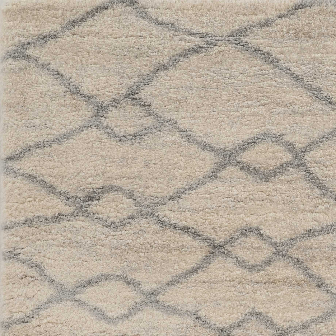 5X8 Ivory Grey Machine Woven Chain Link Indoor Area Rug Image 2