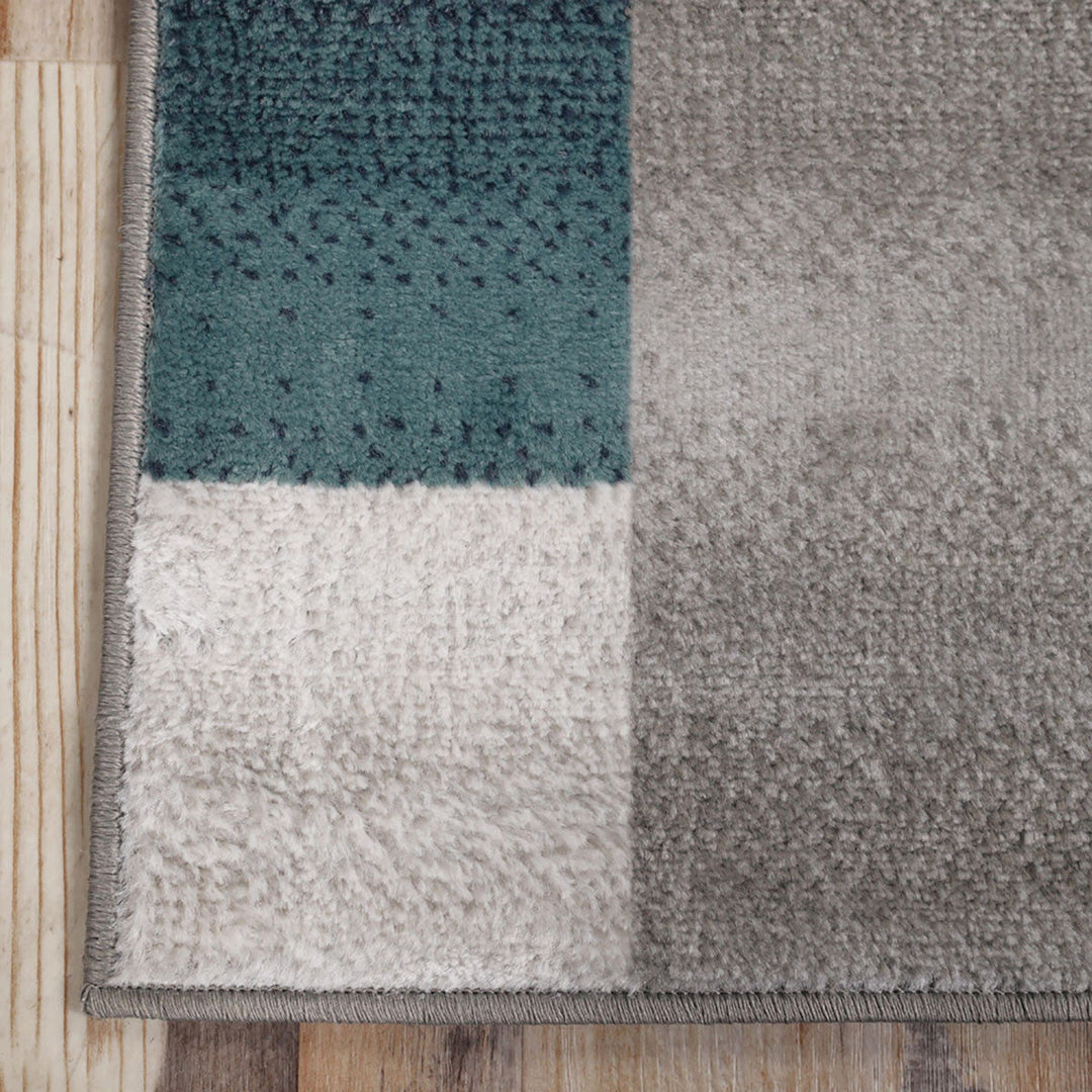 5 X 8 Teal And Gray Patchwork Power Loom Stain Resistant Area Rug Image 3