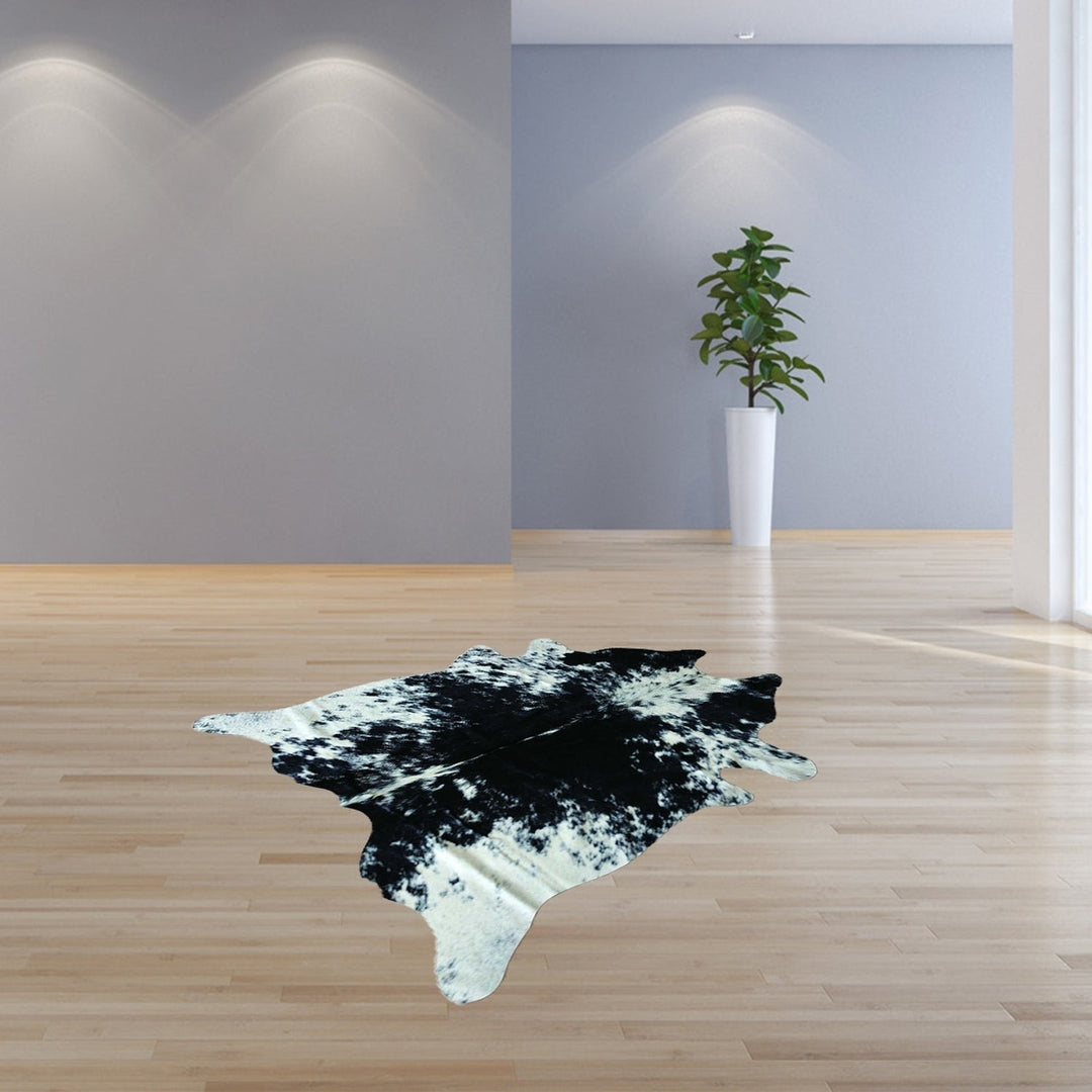 6 x 7 Black and White Cowhide Cowhide Area Rug Image 4