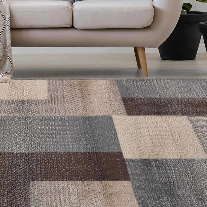 7 X 9 Grey Patchwork Power Loom Stain Resistant Area Rug Image 5