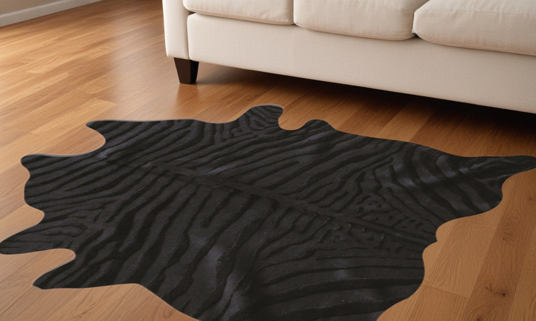 5 x 7 Black Cowhide Hand Knotted Area Rug Image 2