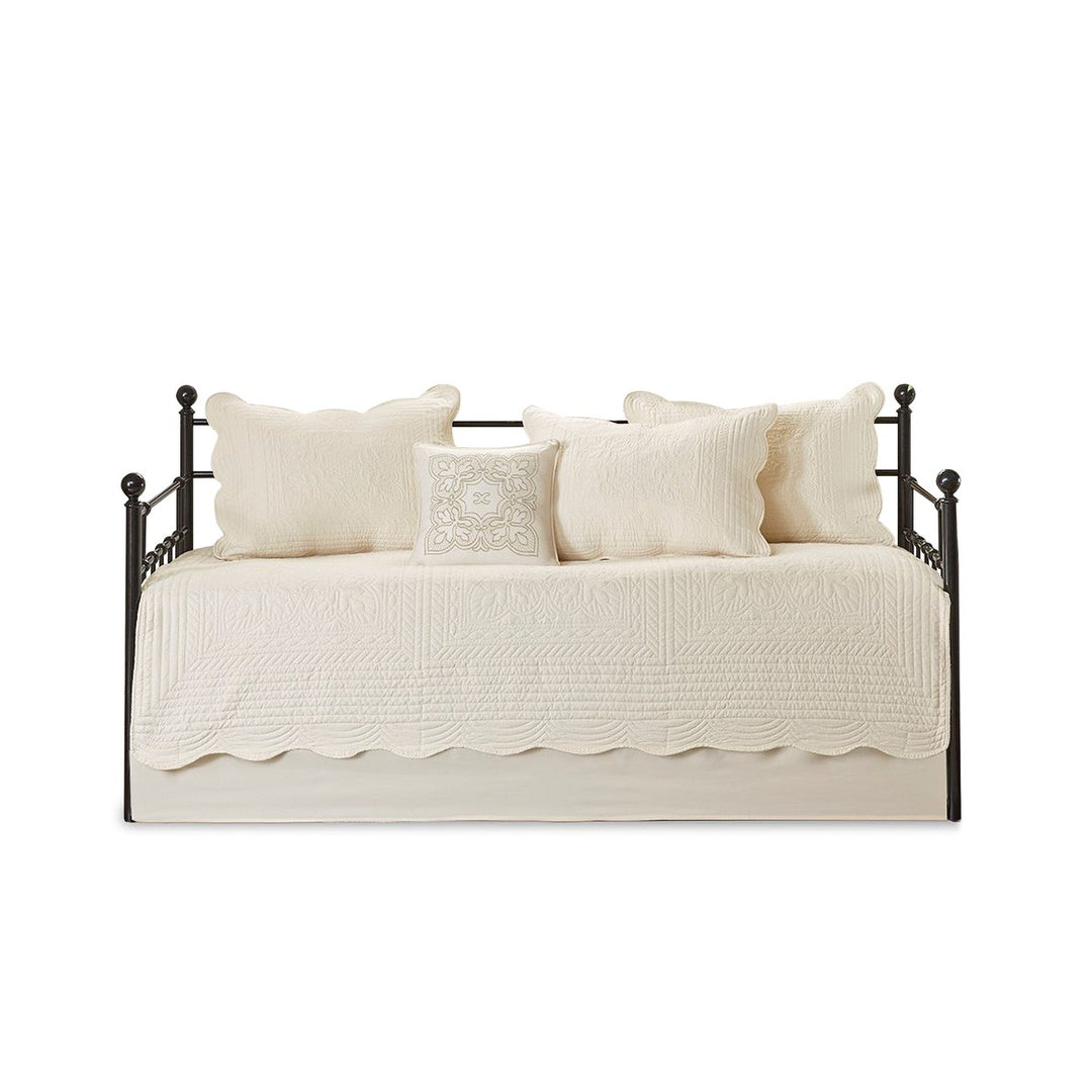 Gracie Mills Salvatore 6-Piece Reversible Cottage-Inspired Scalloped Edges Daybed Set - GRACE-9624 Image 5