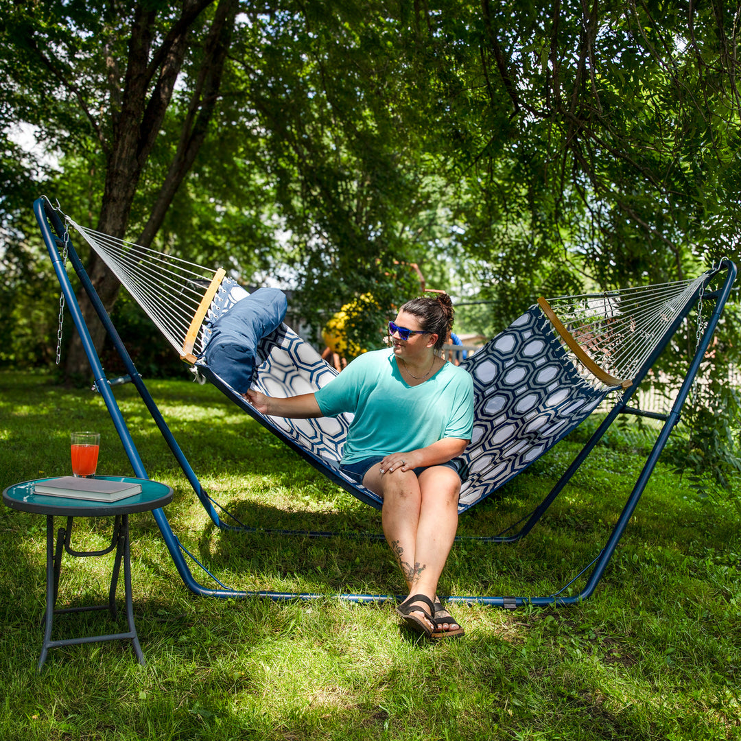 Sunnydaze 2-Person Quilted Hammock with Curved Spreader Bars - Gray Octagon Image 5