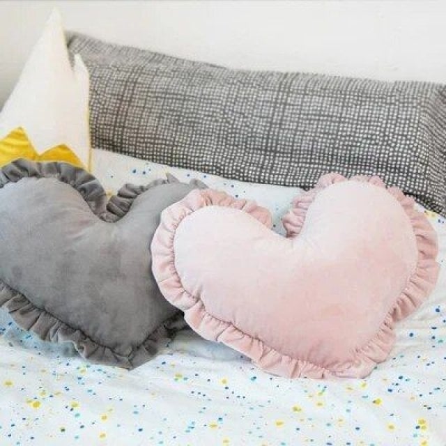 Charming Soft Pink Heart-Shaped Velvet Cushion Image 2