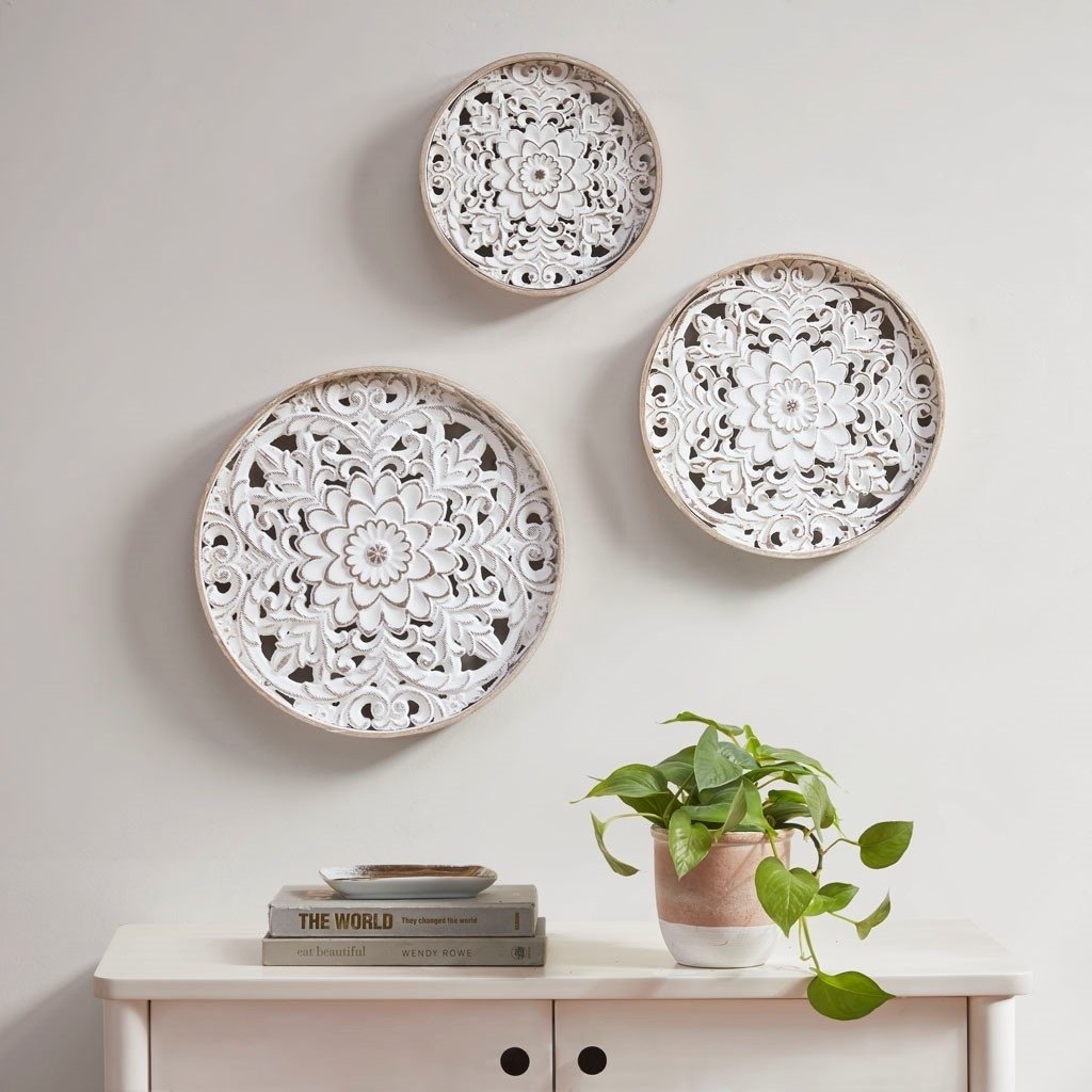 Gracie Mills Lyndon Distressed White Floral 3-Piece Carved Wood Set - GRACE-13824 Image 3