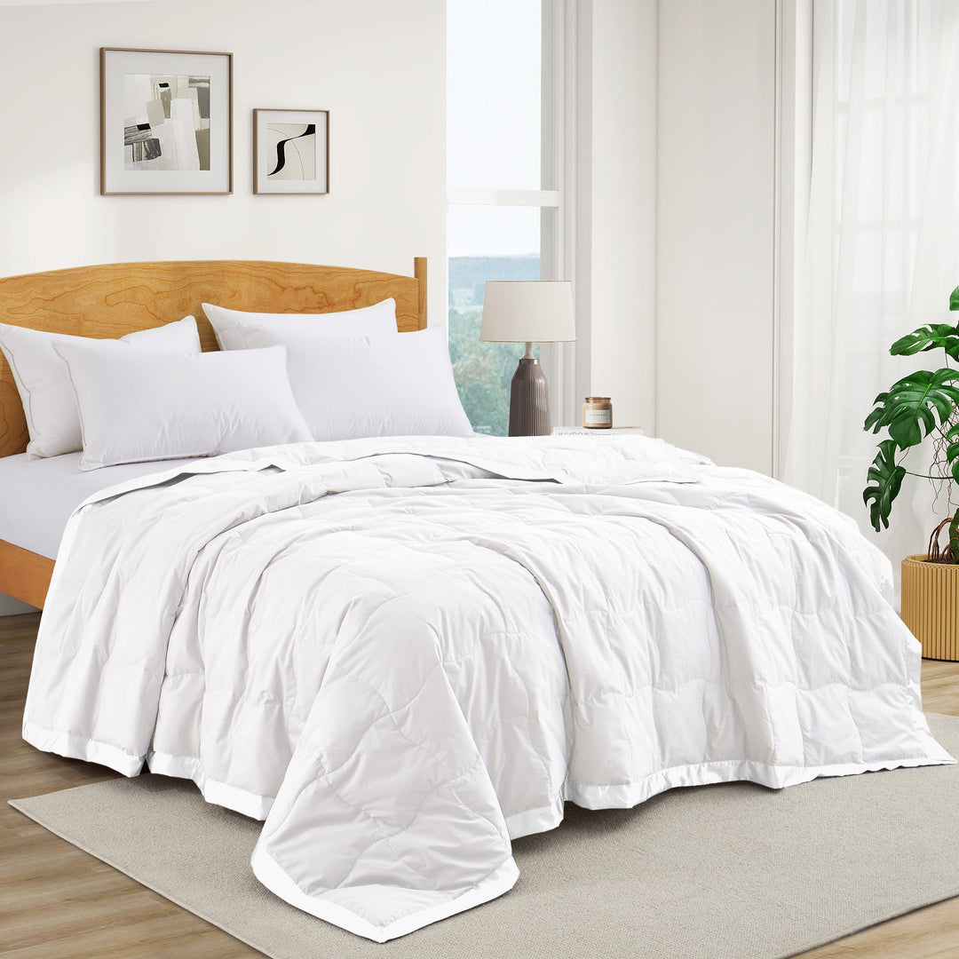 Luxurious Breathable Down Blanket - Cozy Comforter for Year-Round Use Image 7