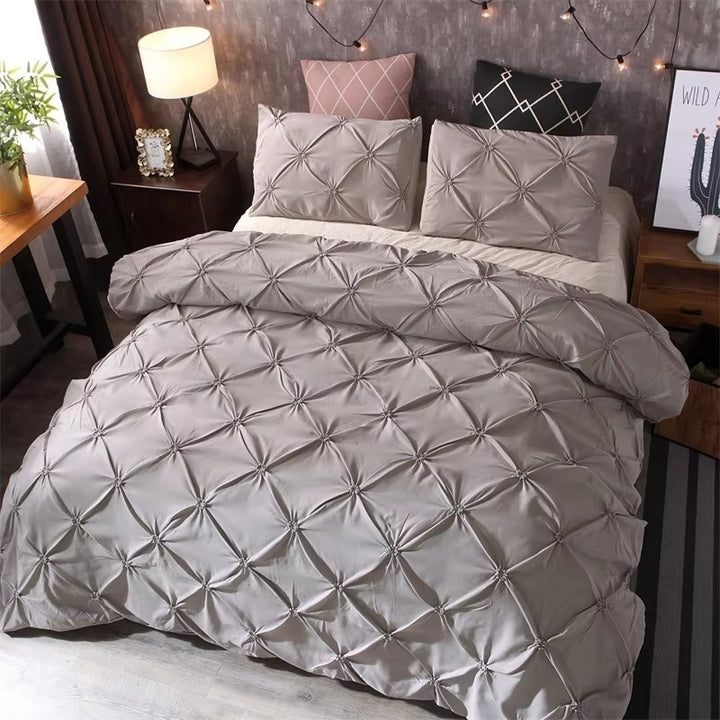 Queen 3-Piece Gray Bedding Set - Duvet Cover and Pillowcases Image 8