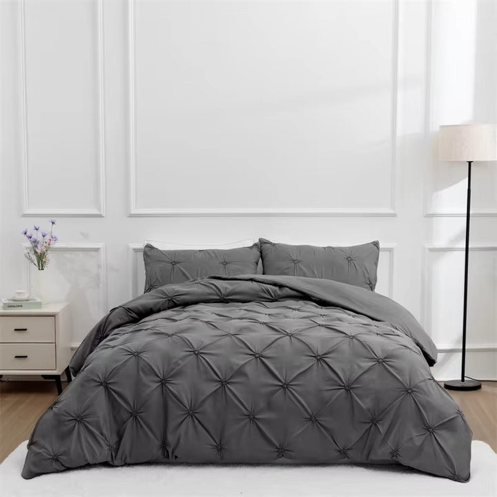 Queen 3-Piece Gray Bedding Set - Duvet Cover and Pillowcases Image 9