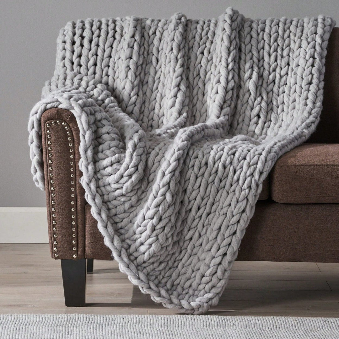 Cozy Oversized Throw Blanket For Ultimate Comfort And Warmth Image 4